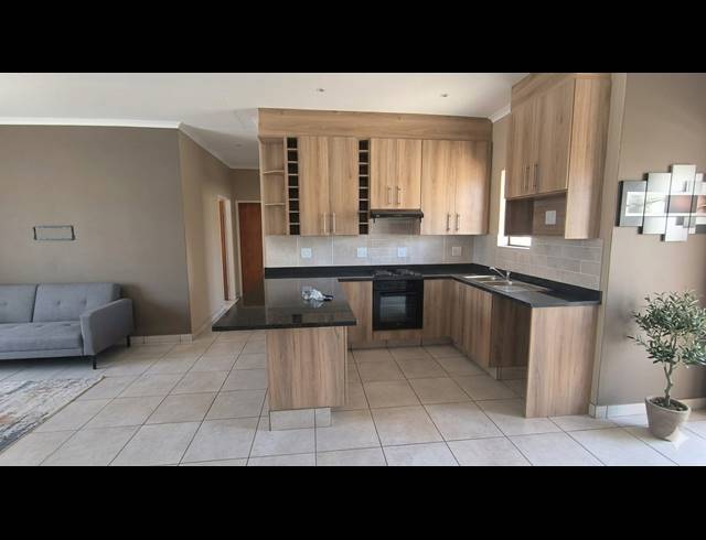 2 BEDROOM TOWNHOUSE RENTED IN RIVERSDALE